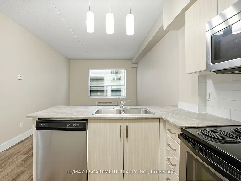 149 Main St W #309 — Photo 10