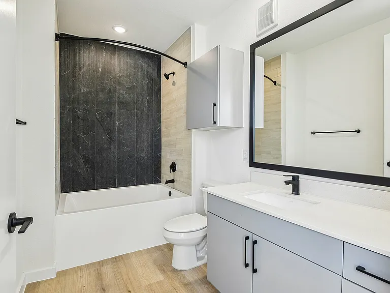 18-web-or-mls-1811 N St Mary39_s St APT 1322-2504-012