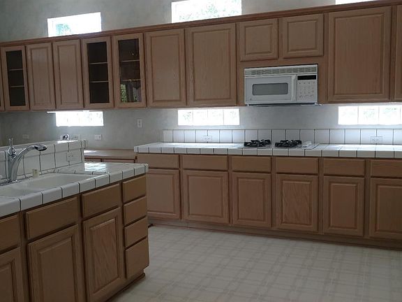 5th image of 525 Washoe Ct