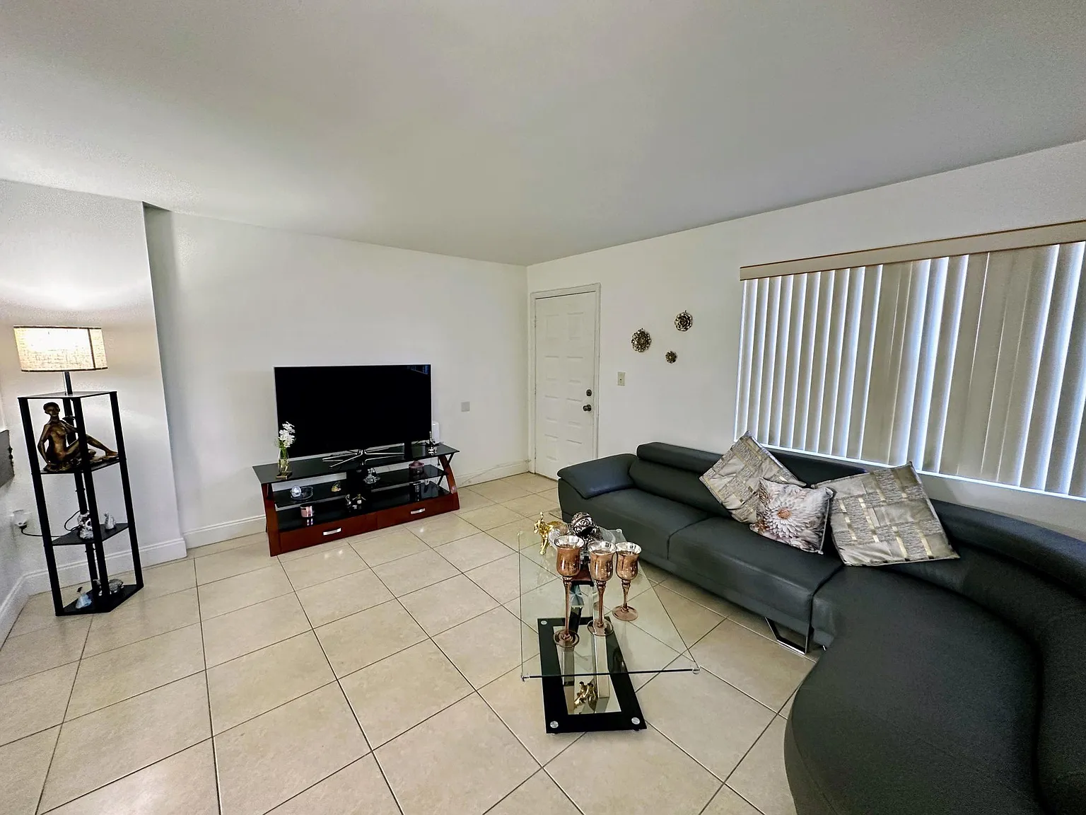 7510 SW 152nd Ave — Photo 2