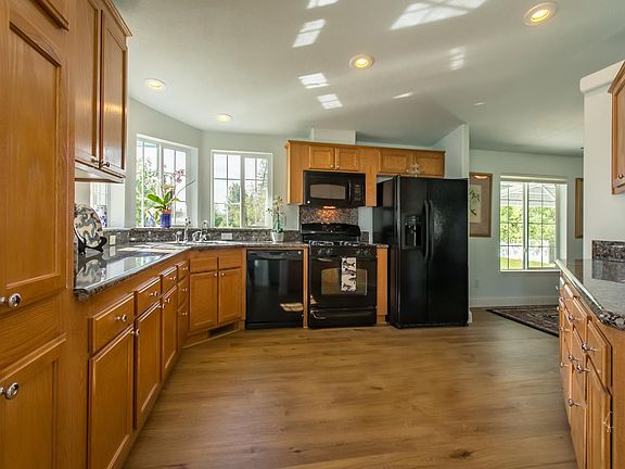 3rd image of 212 S McCloud Ave #40
