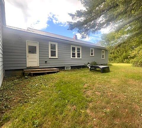 3rd image of 568 Calais Road