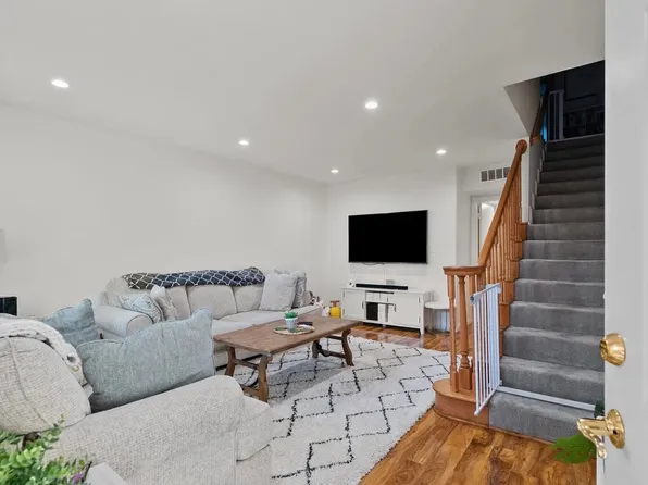 6252 Morse Ave, North Hollywood, CA 91606