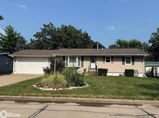 114 Centennial Dr, Mediapolis, IA 52637