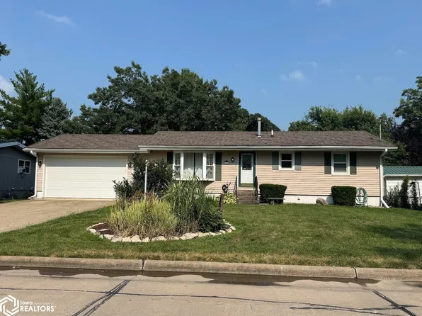 114 Centennial Dr, Mediapolis, IA 52637