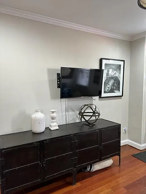 2 bed, 860 sqft, $2,750 — Photo 3