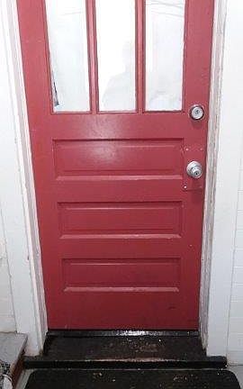 3rd image of 824 & 826 S Burdick St