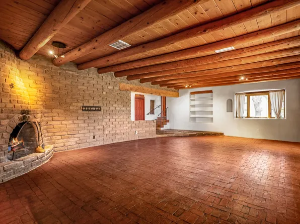 10 Double Arrow Rd, Santa Fe, NM 87505