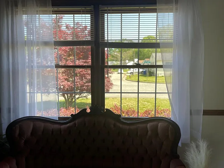 899 Charlotte Dr — Photo 3
