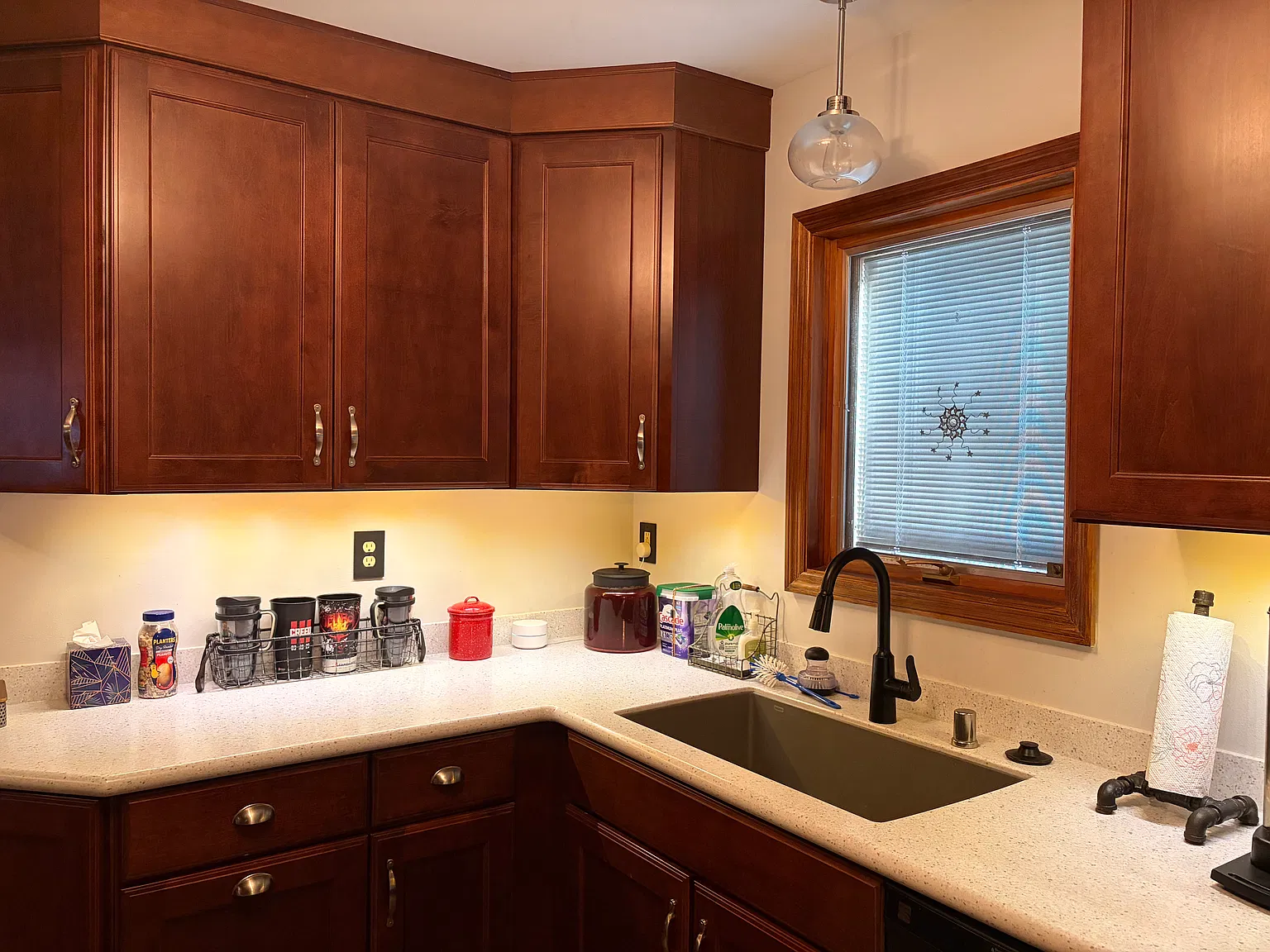 3 bed, 1.5 bath, 1504 sqft, $2,350 — Photo 4