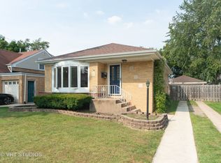 9020 30th St, Brookfield, IL 60513