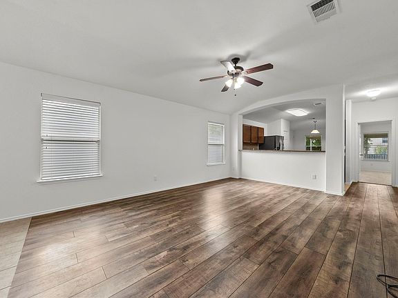5th image of 118 Camellia Dr