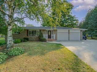 8675 N River Rd, Freeland, MI 48623