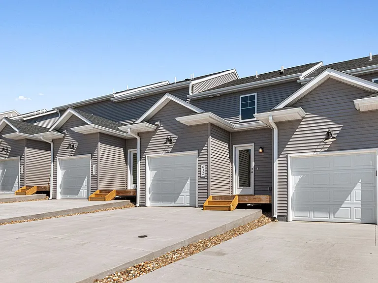 630 Catherine Dr — Photo 29