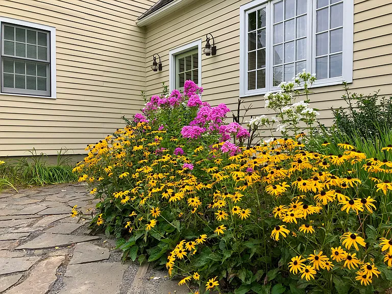 Year round landscaping included