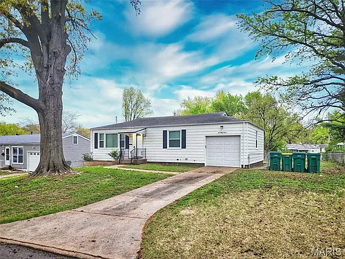 637 Karess Dr Photo 1