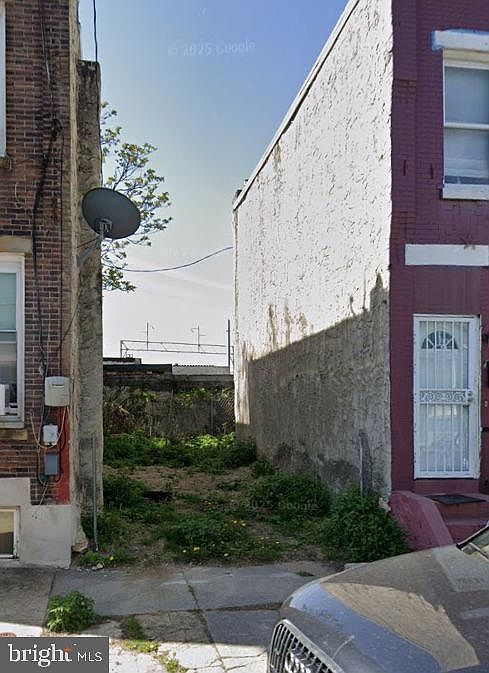 1st image of 932 Edgley St
