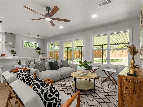 2nd image of 5204 Emerald Forest Dr