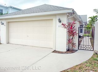 669 103rd Ave N, Naples, FL 34108