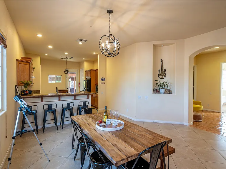 4980 Surrey Ct — Photo 15