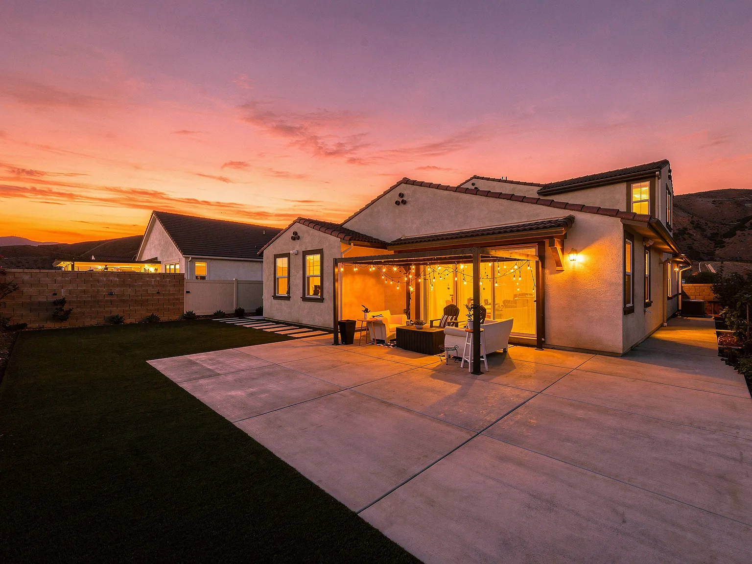 4 bed, 3.5 bath, 3100 sqft, $6,000 — Photo 2