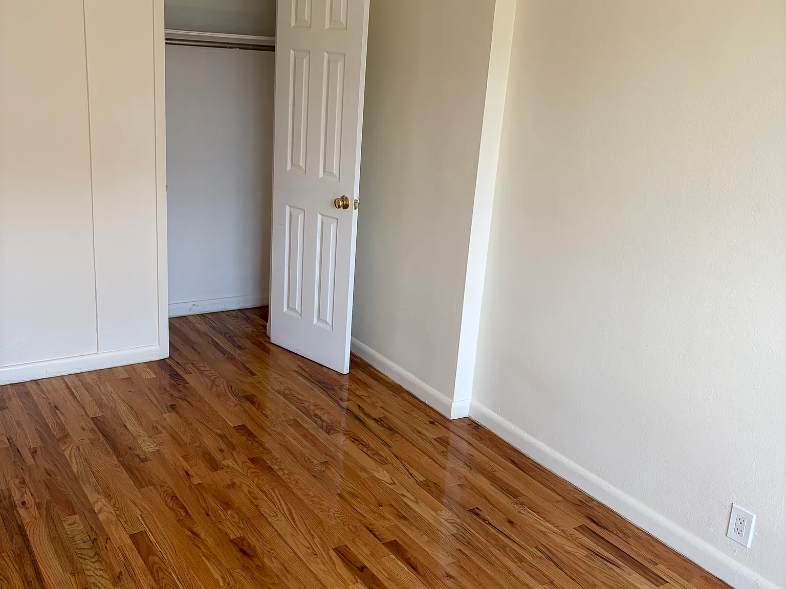 1 bed, 900 sqft, $1,915 — Photo 3