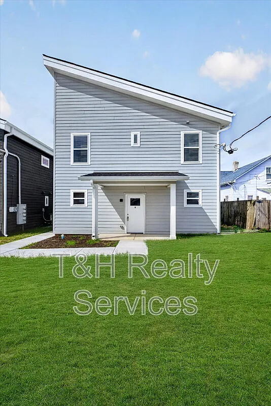 1 bed, 1.5 bath, 520 sqft, $1,325 — Photo 1