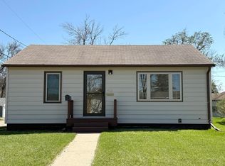 910 11th St SE, Jamestown, ND 58401
