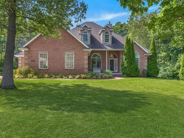 8110 Austin Ave, Schererville, IN 46375