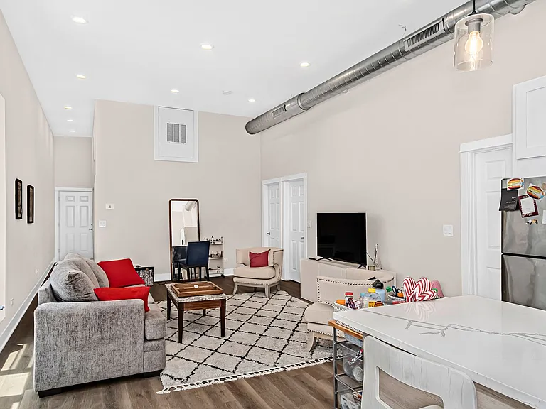 1218 W Lexington St — Photo 35