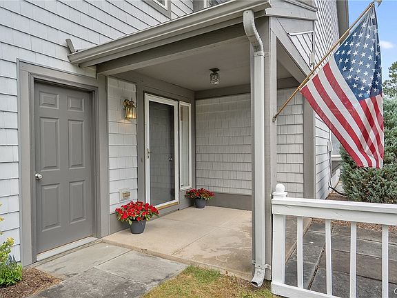 5th image of 51 Parkington Cir
