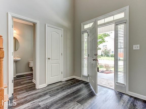 4th image of 340 Millbrook Village Dr