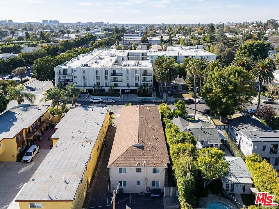 2nd image of 3764 Barry Ave
