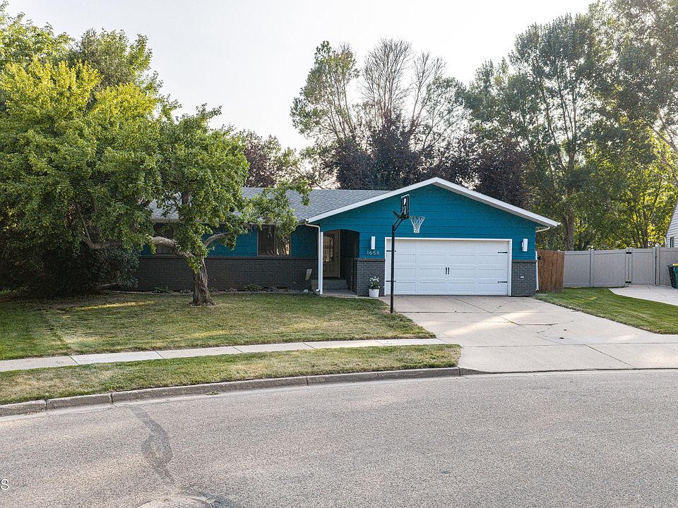 1st image of 1658 Portland Dr