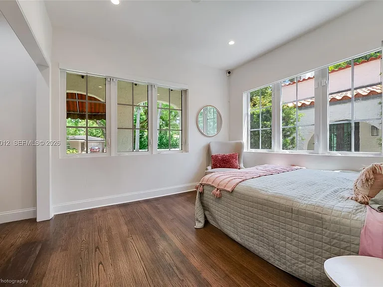 720 Minorca Ave — Photo 5