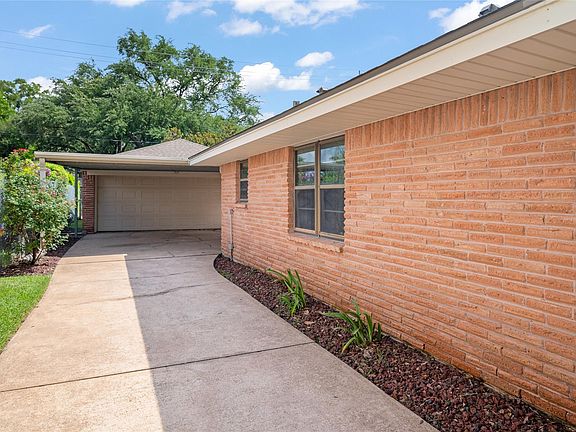 5th image of 1815 Droxford Dr