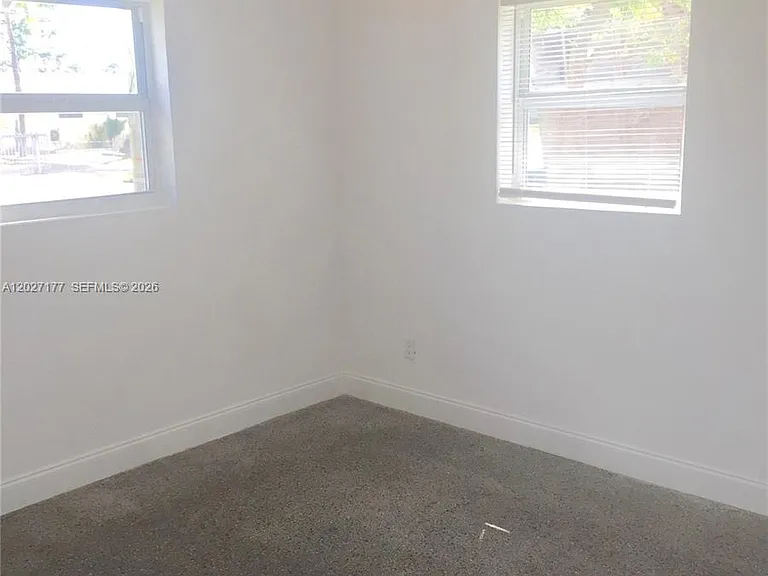 3300 SW 32nd Ave — Photo 15