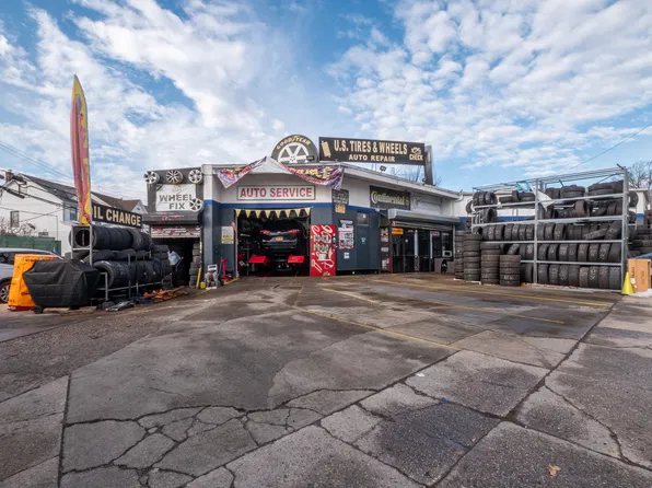 8924 Metropolitan Ave, Rego Park, NY 11374