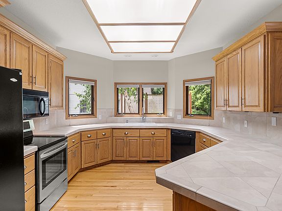 3rd image of 7200 Plum Dr