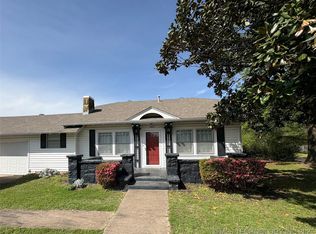 1443 E 10th St, Okmulgee, OK 74447