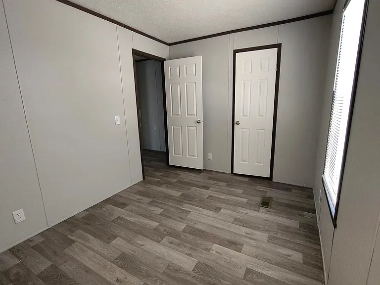 9 W Ashwood Dr — Photo 16