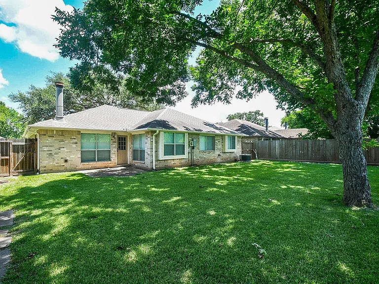 2303 Old Dixie Dr — Photo 34