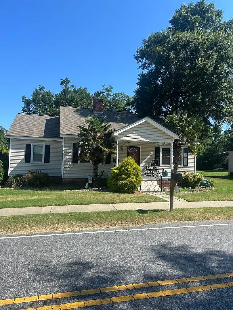 Simpsonville, 3bd/1ba, 1392+sf — Photo 1