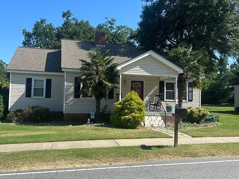 204 Richardson St — Photo 1