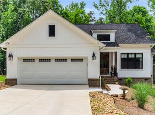 203 N Hogan Dr, Westminster, SC 29693