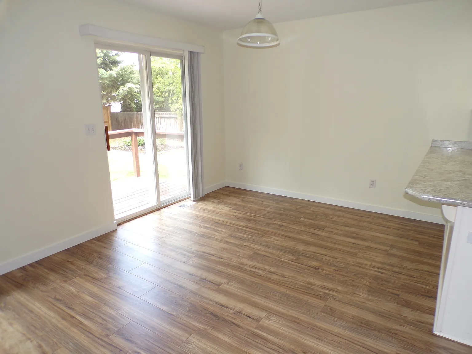 3 bed, 1230 sqft, $2,395 — Photo 3