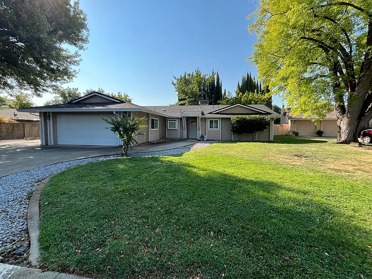 2925 Cove Point Ct — Photo 2