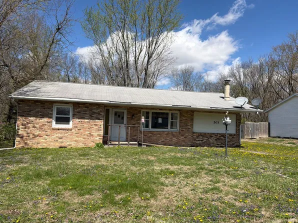203 Hazel St, Sidney, IL 61877