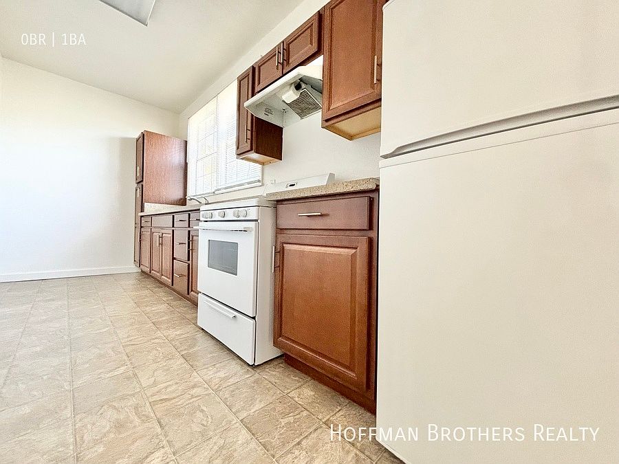 1st image of 439 N Van Ness Ave #17A