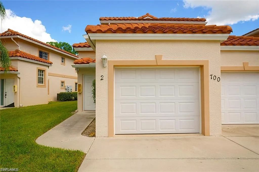 3 bed, 2.0 bath, 1484 sqft, $2,450 — Photo 2